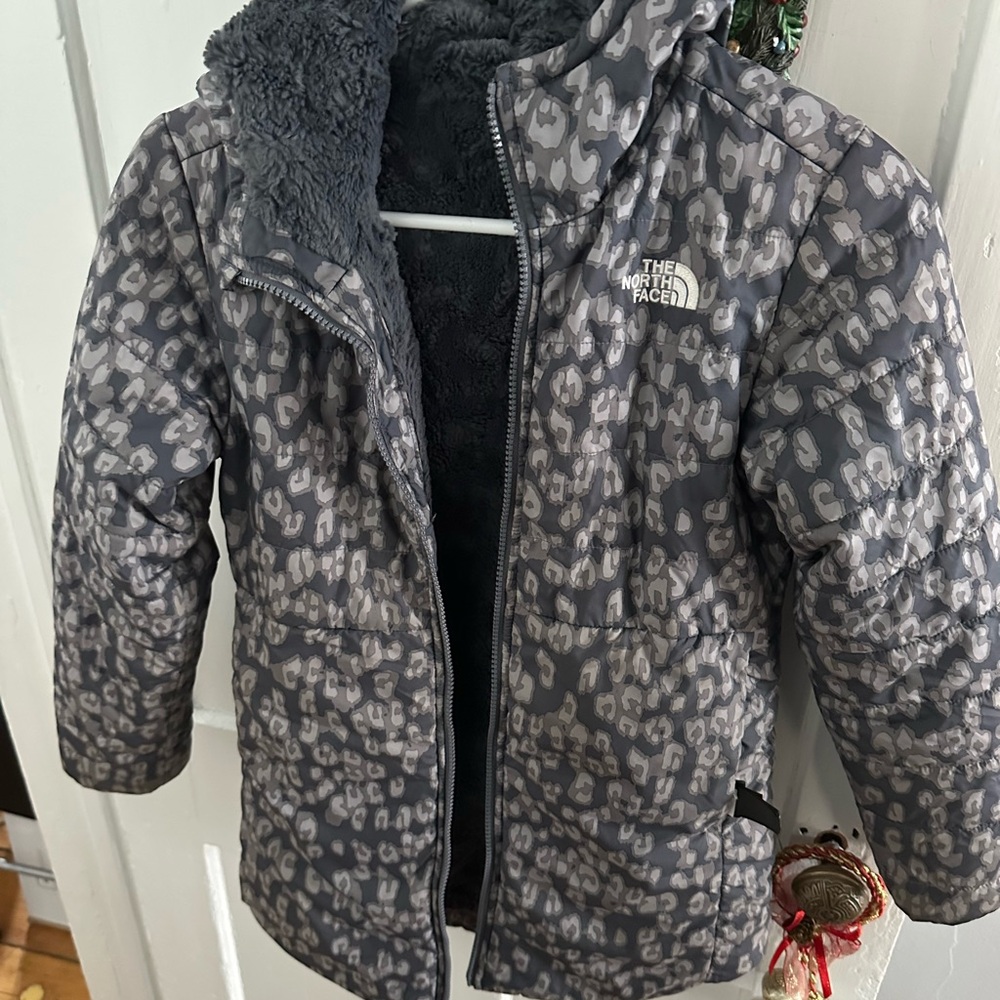 Girls The North Face REVERSIBLE Gray Leopard Long Jacket Coat M 8/10